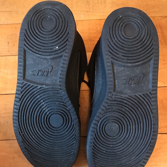 ❌ SOLD❌ Nike High Tops - Picture 2 of 3